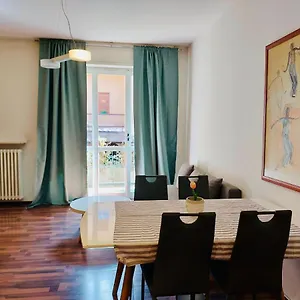 Appartmentslapiazzetta -1-2-6 , Sesto Calende Italien