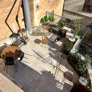 Sikelikos Apartment